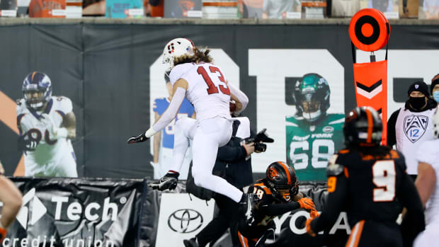 Stanford Cardinal wide receiver Simi Fehoko (13) runs the ball against the Oregon State Beavers during the first half at Reser Stadium.